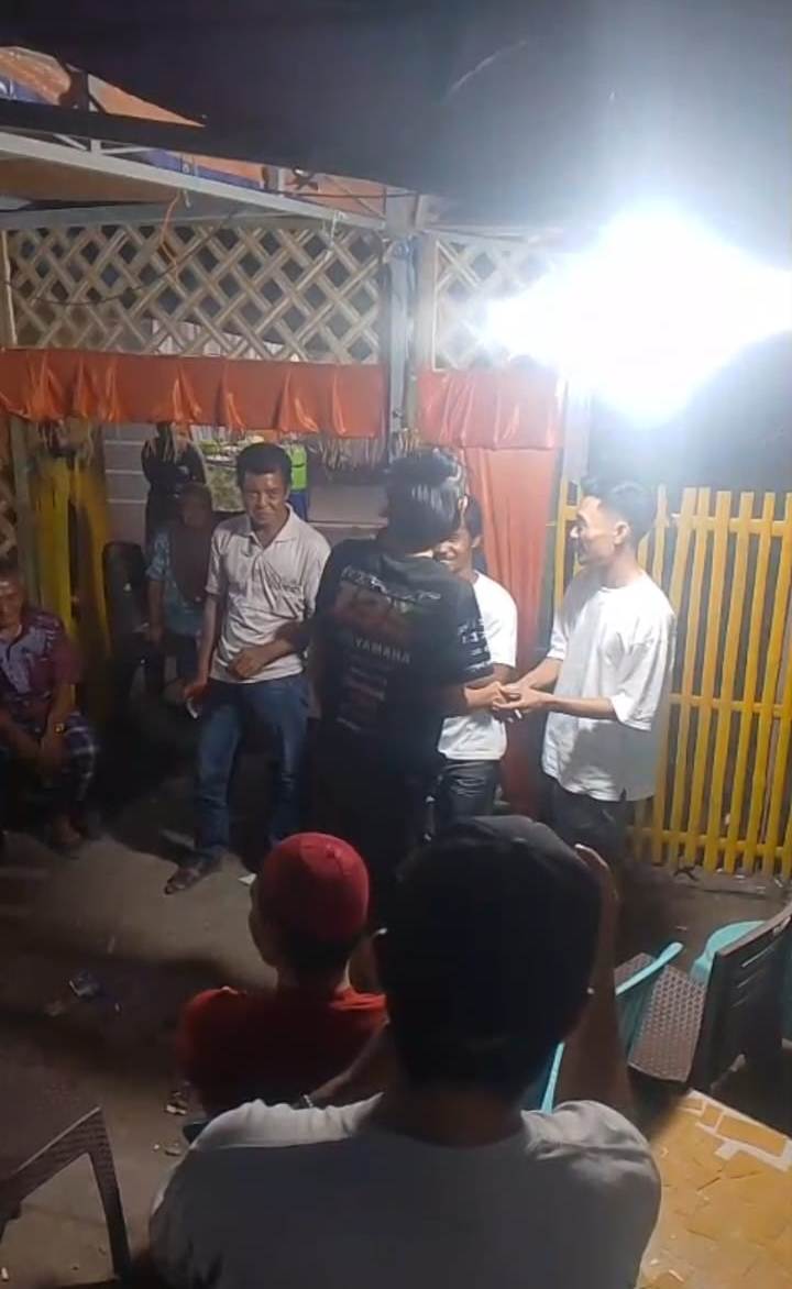 Malam Minggu Penuh Keakraban! LEMBANG SQUAD Kuasai Turnamen Domino, RW Lamalaka Tampil Sebagai Juara